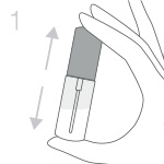 1. 化粧水や美容液で肌を整えた後、パール1粒（直径8mm）を指先にとります。